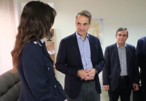 ΤΙ ΡΩΤΑΕΙ;;; ΑΨΥΧΟΛΟΓΗΤΕΣ αντιδράσεις από τον πρωθυπουργό που πέρασε τη ΣΥΝΕΠΙΜΕΛΕΙΑ, vid