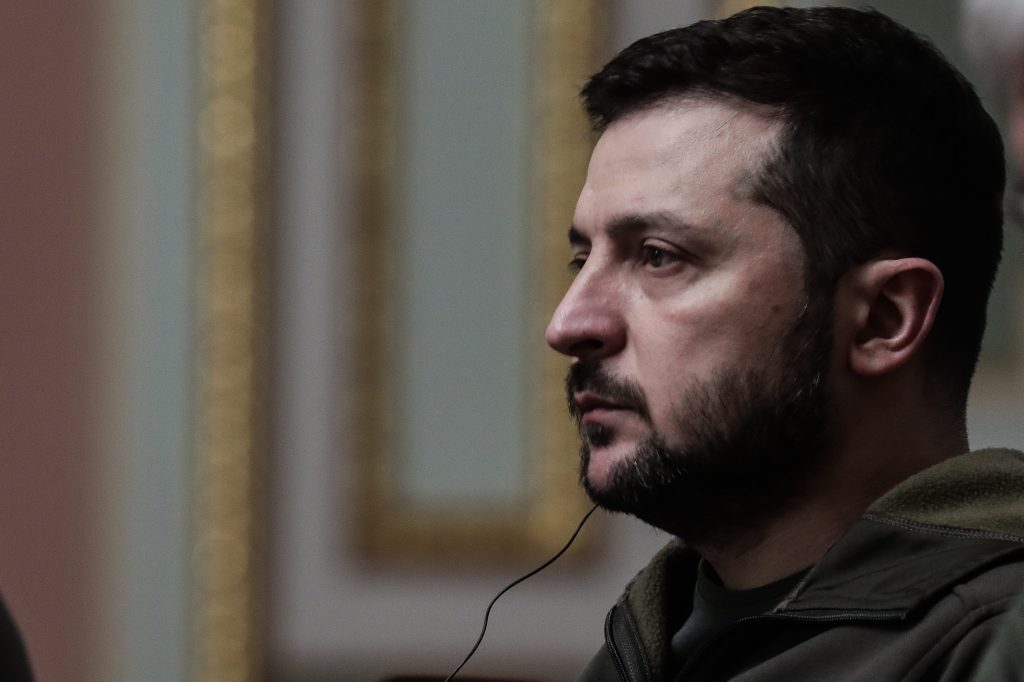 «Φλόγες» κατά Ζελένσκι: «Αλιμονό σου! Έχεις διαβολικό μένος» – ΒΙΝΤΕΟ