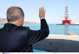 Σχεδιάζει γεωτρήσεις με το Αμπντούλ Χαμίτ Χαν στη Μεσόγειο η Τουρκία