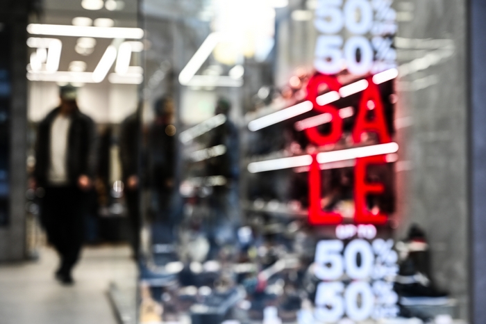 Αντίστροφη μέτρηση για το εορταστικό ωράριο: Ποιές ώρες θα είναι ανοικτά τα μαγαζιά