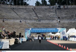 Μεγάλη κυκλοφοριακή συμφόρηση στην Αθήνα λόγω αγώνων δρόμου στο πλαίσιο του 39ου Μαραθωνίου