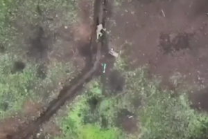 “ΗΡΩΑΣ” στη Ρωσία ο στρατιώτης που με ασύλληπτη ψυχραιμία επιβίωσε από βομβαρδισμό drone, vid