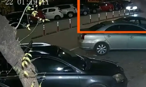 Η στιγμή που ο αλλοδαπός οδηγός διαφεύγει με ιλιγγιώδη ταχύτητα αφού παρέσυρε την 21χρονη, vid