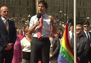 ΕΚΕΙ ΑΝΗΚΕΙ; Ο Τριντό θα εμφανιστεί ως κριτής σε σόου με…DRAG QUEENS