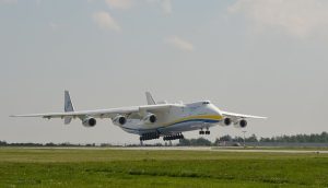 Ποιός πόλεμος; Ο,ΤΙ ΘΕΛΟΥΝ ΚΑΝΟΥΝ οι Ουκρανοί! Κατασκευάζουν νέο θηριώδες Antonov An-225