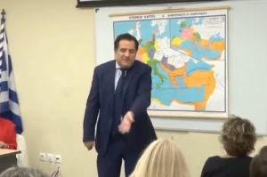 Άδωνις για Έλληνες και Γερμανούς: Ο Γερμανός πληρώνει, ο Έλληνας παίρνει τα λεφτά και φεύγει – ΒΙΝΤΕΟ