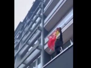 Βρυξέλλες: Μαροκινός κατεβάζει την βελγική σημαία