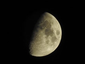 Η απροσδόκιτη ανακάλυψη γρανίτη δείχνει ότι η Σελήνη μοιάζει περισσότερο με τη Γη από όσο πίστευαν οι επιστήμονες…