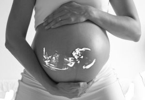 Ποιο φάρμακο προειδοποιεί ο ΕΟΦ ότι δεν θα πρέπει να λαμβάνετε στην εγκυμοσύνη – Τι κινδύνους ελλοχεύει για το έμβρυο