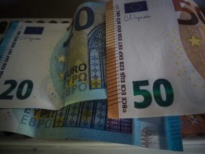 Συνεχίζεται η πτώση των πωλήσεων των επαγγελματικών οχημάτων στην ΕΕ