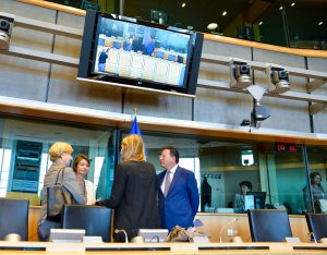 ΔΕΝ ΜΑΣ ΕΙΠΑΝ! Τι θα γίνει με τα ΠΡΑΓΜΑΤΙΚΑ ΣΚΑΝΔΑΛΑ;;; Τι θα γίνει με το PFIZERGATE;;; Το el.gr Δ-Ε-Ν ΞΕΧΝΑ!!! vid