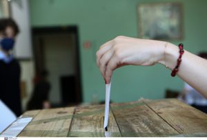 Στο 40,77% η συμμετοχή στις εκλογές – Τα νέα στοιχεία του ΥΠΕΣ