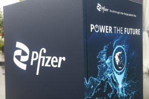 Μαρτυρία «ΣΕΙΣΜΟΣ»: Η Pfizer έδινε λεφτά σε γιατρούς και τηλέ-ειδικούς για τα εμβόλια