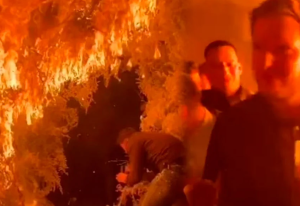 Πανικός σε εστιατόριο με πελάτες να τρέχουν να σωθούν από τις φλόγες, vid