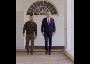 Μπάιντεν σε Ζελένσκι: “Τα κακά νέα για εσάς είναι ότι δεν πάμε πουθενά, κολλήσατε με εμάς” (video)