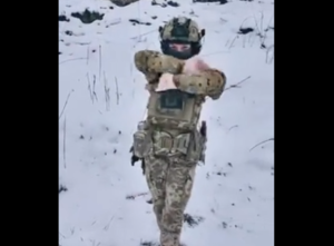 Έξαλλος…χορός στην πρώτη γραμμή του πολέμου!! – ΒΙΝΤΕΟ