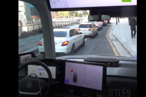 Χαλαροί…επιβάτες μπαίνουν σε αστικά λεωφορεία ΧΩΡΙΣ ΟΔΗΓΟ, vid