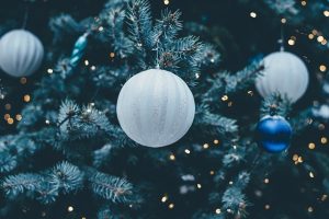 Κλιματικοί…ΒΑΝΔΑΛΟΙ πριόνισαν χριστουγεννιάτικο δέντρο στο Βερολίνο