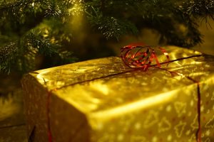 Τα ρεκόρ των Χριστουγέννων: Το ψηλότερο φυσικό δέντρο και η μεγαλύτερη χριστουγεννιάτικη κάλτσα