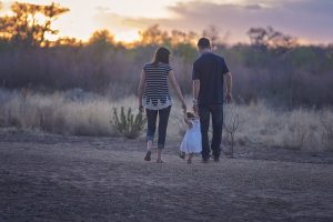 Το 94,2% των παιδιών κάτω των 18 ετών ζουν και με τους δύο γονείς, σύμφωνα με έρευνα της ΕΛΣΤΑΤ