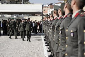 Ενίσχυση 600 ευρώ σε ένστολους: Πώς θα δοθεί