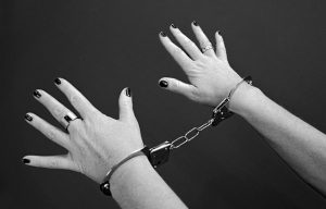 «Τρελός» νόμος στην Ινδονησία: Στη φυλακή όποιος κάνει σεξ και δεν είναι παντρεμένος