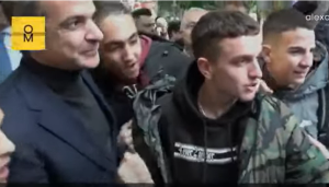 Το βλέμμα Μητσοτάκη, όταν είπε «οι νέοι ψηφοφόροι μας» – ΒΙΝΤΕΟ