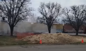 ΒΙΝΤΕΟ: Η απόλυτα συγκλονιστική στιγμή που τρένο συγκρούεται με φορτηγό και εκτροχιάζεται στις ΗΠΑ