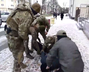 ΦΟΒΕΡΟ ΒΙΝΤΕΟ: Οι Ρώσοι προλαβαίνουν ουκρανική τρομοκρατική επίθεση στο ΠΑΡΑΠΕΝΤΕ