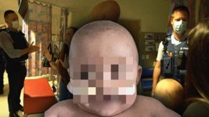 Δεν θέλει ΑΙΜΑ ΕΜΒΟΛΙΑΣΜΕΝΩΝ!! Η στιγμή που ΑΡΠΑΖΟΥΝ το μωρό από τα χέρια της μάνας που ΟΔΥΡΕΤΑΙ