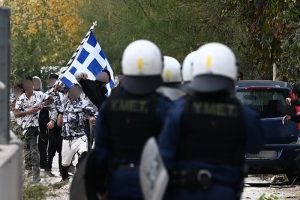 Στον εισαγγελέα οδηγήθηκαν 7 άτομα για επεισόδια και τραυματισμούς αστυνομικών στο Ζεφύρι