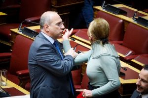 Εκτός Βουλής η Φωτεινή Πιπιλή!!! Τι ανήρτησε στο Twitter