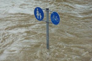 Ιταλία: Δεκατέσσερις οι νεκροί από τις πλημμύρες, πάνω από 20.000 οι άστεγοι (video)