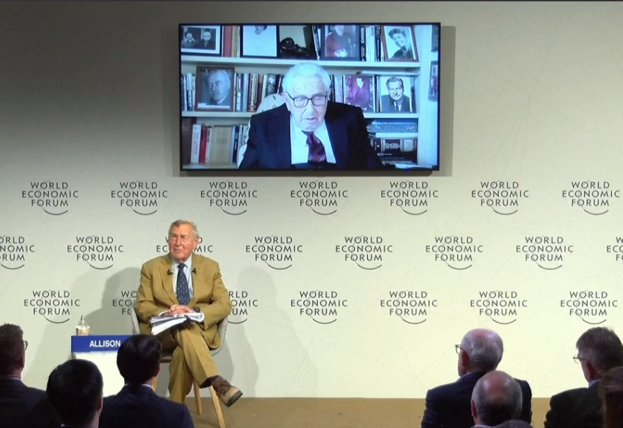 ΑΛΛΑΓΗ ΣΤΑΣΗΣ από τον Κίσινγκερ για την Ουκρανία – «ΒΟΜΒΕΣ» στο Νταβός