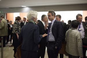 Χαράρι σε Λαγκάρντ: Έτσι θα παρακολουθούνται οι άνθρωποι ΜΕΣΑ από το σώμα τους – ΒΙΝΤΕΟ