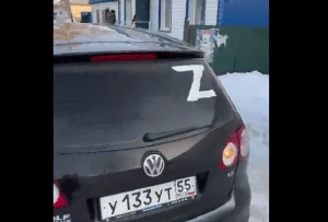 «Την έπεσαν» σε Ρώσο που είχε το γράμμα «Ζ» στο αμάξι του, vid