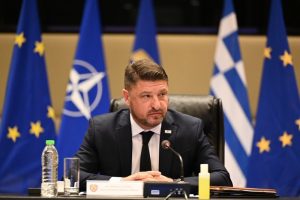 Στείλαμε τον…Χαρδαλιά στην νατοϊκή σύσκεψη για την Ουκρανία – Τι είπε για τα BMP-1