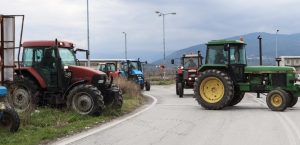 «Απόβαση» με τρακτέρ στη Θεσσαλονίκη θα κάνουν οι αγρότες της Θεσσαλίας, vid