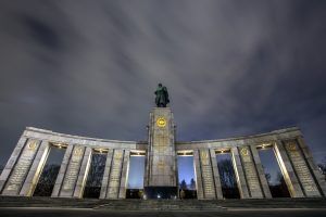 Μπαίνει «ΦΩΤΙΑ»: Το Βερολίνο στέλνει τελικά ΑΡΜΑΤΑ ΜΑΧΗΣ Leopard στην Ουκρανία – Κυκλοφορούν ΒΙΝΤΕΟ