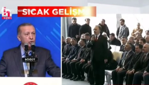 Προεκλογικό σόου! Ο Ερντογάν τα «έψαλε» LIVE σε νομάρχη! – vid