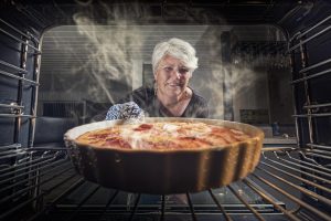 Πρέπει πάντα να προθερμαίνουμε τον φούρνο μας; Πότε μπορούμε να το αποφύγουμε
