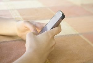 Σχολεία στις ΗΠΑ προσφεύγουν στη δικαιοσύνη κατά των social media: Οδηγούν τα παιδιά στην  κατάθλιψη και την αυτοκτονία