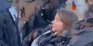 ΣΟΟΥ για να γίνει… ηρωΐδα: Σηκωτή πήραν την Γκρέτα Τούνμπεργκ αστυνομικοί για δεύτερη φορά σε μία εβδομάδα, vid