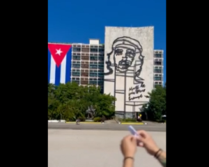 Ύβρεις για τον πρωθυπουργό και από την Κούβα