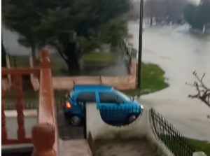 Κακοκαιρία: Οι δρόμοι μετατράπηκαν σε ποτάμια στην Αριδαία – ΒΙΝΤΕΟ