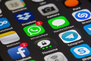 Μελέτη-ΣΤΑΘΜΟΣ: “Τα social media μπορούν να αλλάξουν τους εγκεφάλους των ανηλίκων”