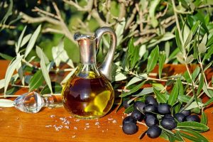 Οι Βρετανοί δεν πάνε πλέον επίσκεψη με δώρο σοκολατάκια…αλλά με έξτρα παρθένο ελαιόλαδο!