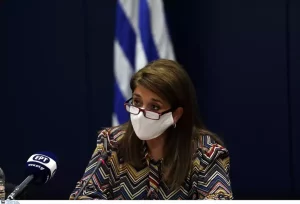 «Εγκεφαλικά επεισόδια μετά από εμβόλια COVID»! Παπαευαγγέλου: «Είναι ΣΥΜΠΤΩΣΗ, δεν ανησυχώ»