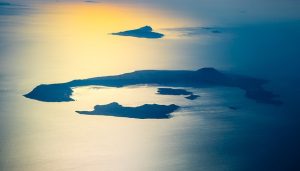 Σαντορίνη: Οι ηφαιστειακές εκρήξεις στο επίκεντρο ωκεανογραφικών ερευνών του γεωτρύπανου «JOIDES Resolution»