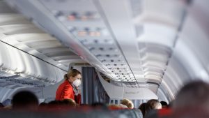 Σάλος με καταγγελίες από γυναίκες σε συνέντευξη για αεροσυνοδούς στην Ισπανία – «Με έβαζαν να γδυθώ»